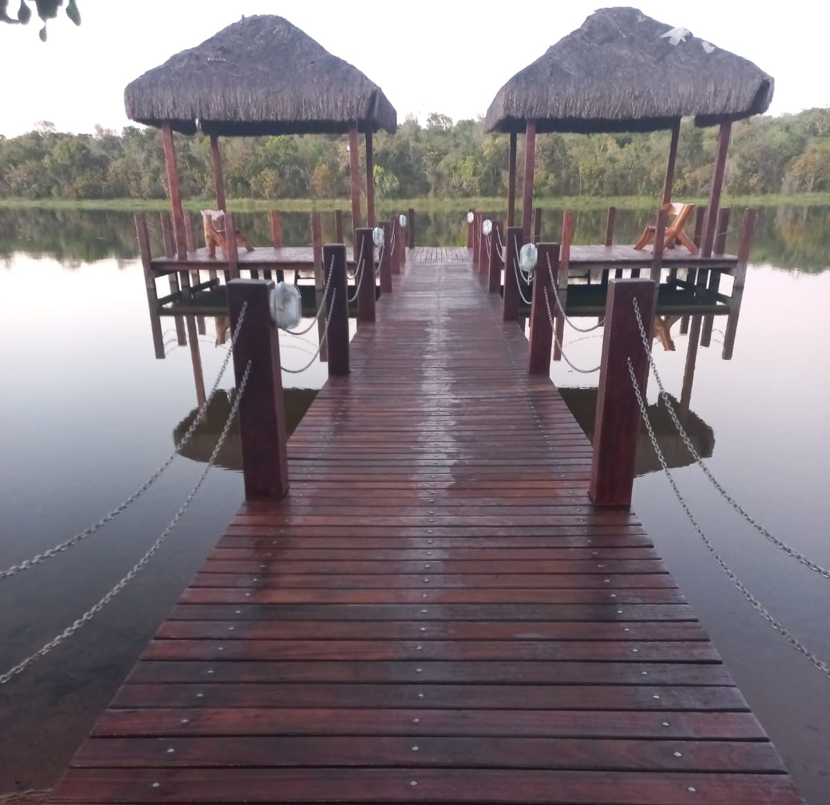 Pier sobre o rio Tocantins no Condomínio de Chácaras Oliveira em Miracema no Tocantins